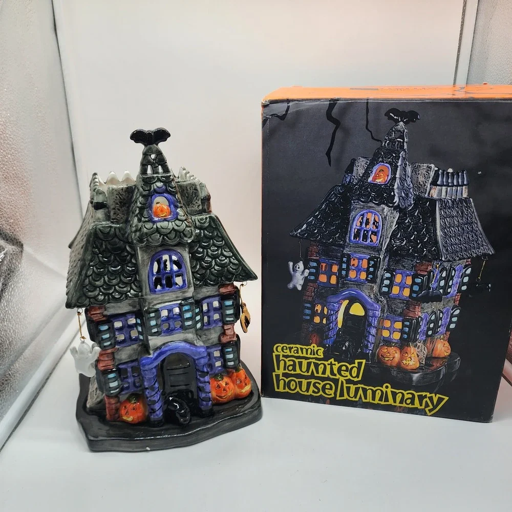 Vintage JCPenney Home Collection Ceramic Haunted House Luminary Halloween 2002